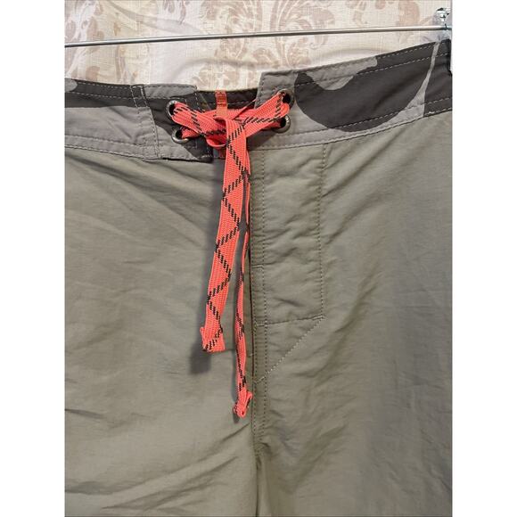Patagonia Shorts Mens 28 Gray Nylon Outdoor Hiking Swim Board Waverfarer 86660 - Picture 3 of 7